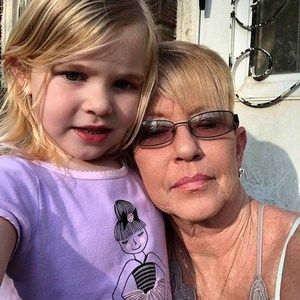 Meet your Posher, Loretta